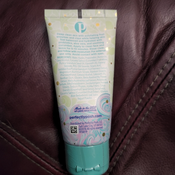 Perfectly Posh Resting Mermaid Face Probiotic Face Mask - Picture 2 of 2